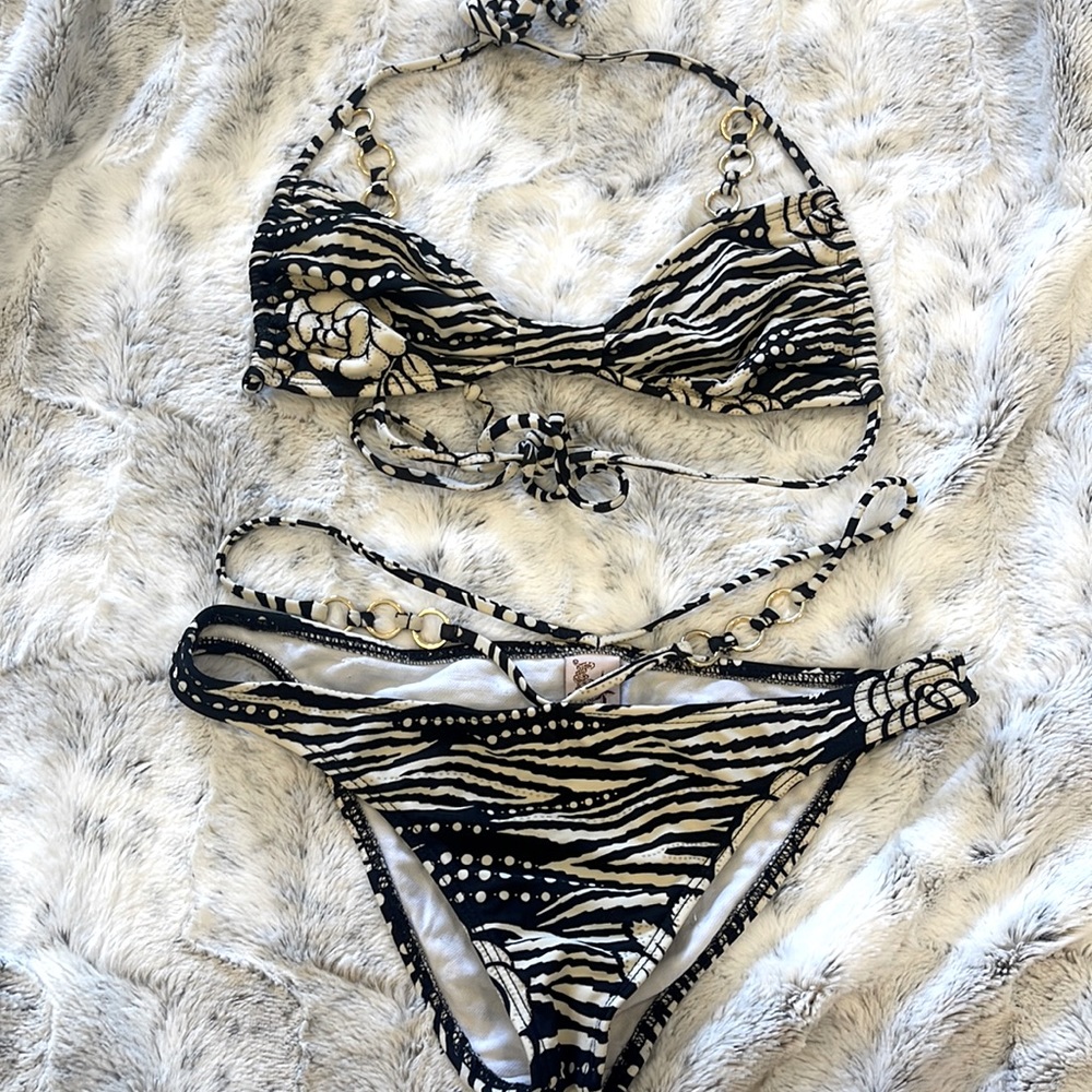 Luli Fama animal print bikini